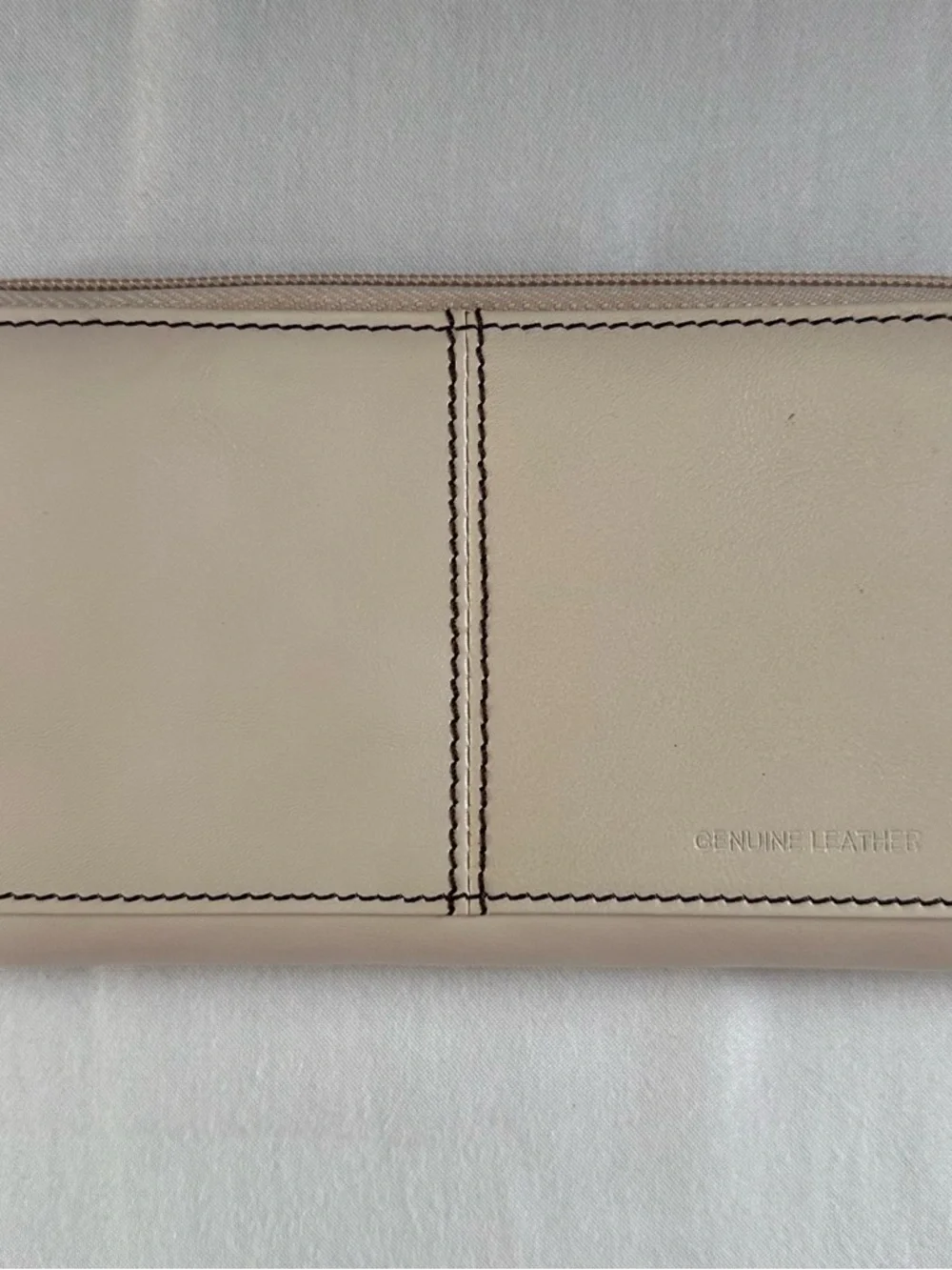 Etienne Aigner Leather Zip‎ Around Wallet Womens Cream Long Wallet Organizer